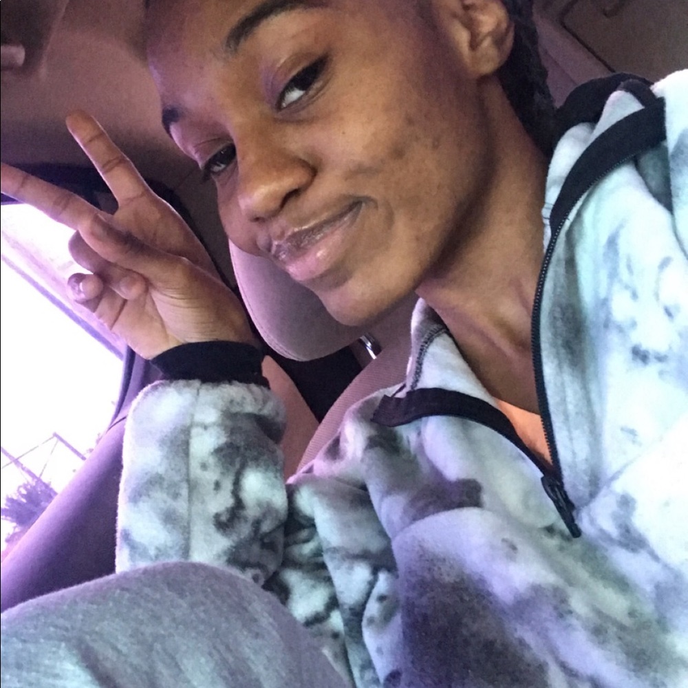 Meet your Posher, Tiffany